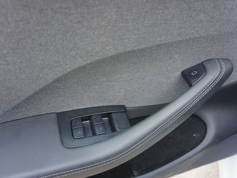 Used 2024 Tesla Model 3 Standard Range RWD image 4