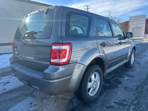 Used 2009 Ford Escape XLS image 3