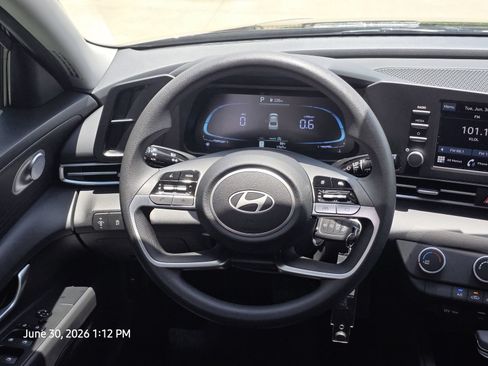 Certified 2026 Hyundai Elantra SE FWD image 24