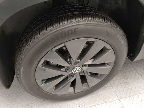 Used 2022 Volkswagen Taos S image 31