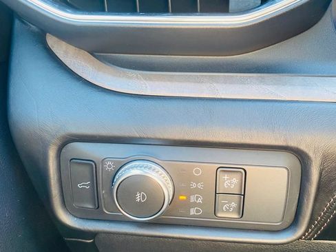 Used 2020 Ford Explorer Platinum w/ Premium Technology Package AWD/4WD image 12