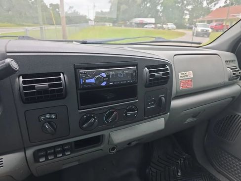 Used 2006 Ford F350 4x4 Regular Cab Super Duty image 16