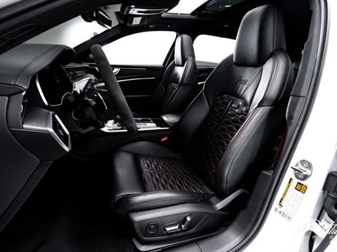 Used 2022 Audi RS 6 w/ Executive Package image 34