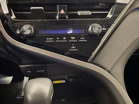 Used 2022 Toyota Camry XSE image 22