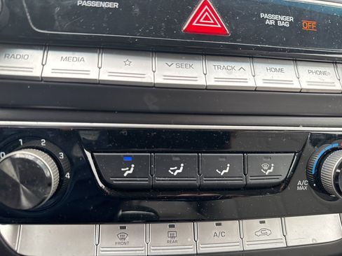 Used 2018 Hyundai Sonata SE w/ Cargo Package image 19