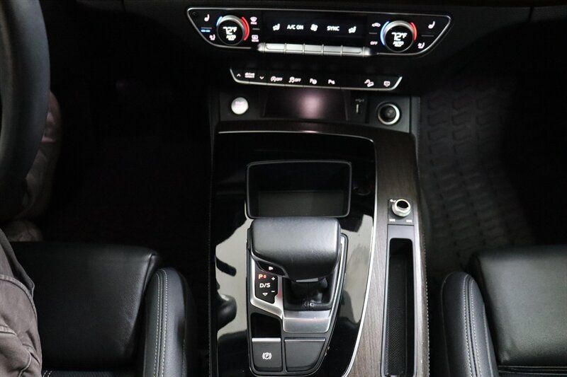 Used 2022 Audi Q5 2.0T Prestige AWD/4WD image 17