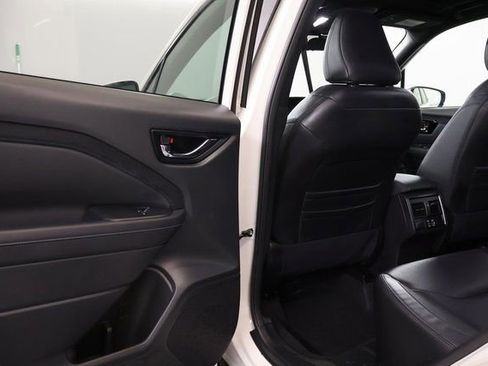 Used 2025 Subaru Forester Limited AWD/4WD image 27