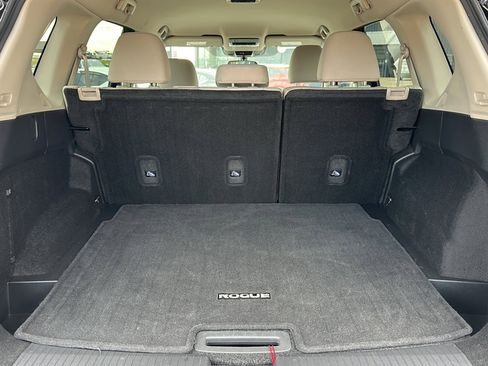 Certified 2025 Nissan Rogue SV image 21