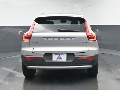 Used 2023 Volvo XC40 B5 Plus w/ Climate Package image 7
