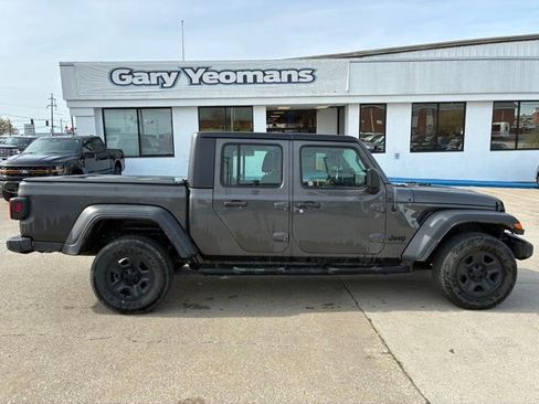 Used 2023 Jeep Gladiator Sport AWD/4WD image 7