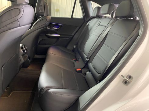 Used 2026 Mercedes-Benz GLC 300 4MATIC image 13