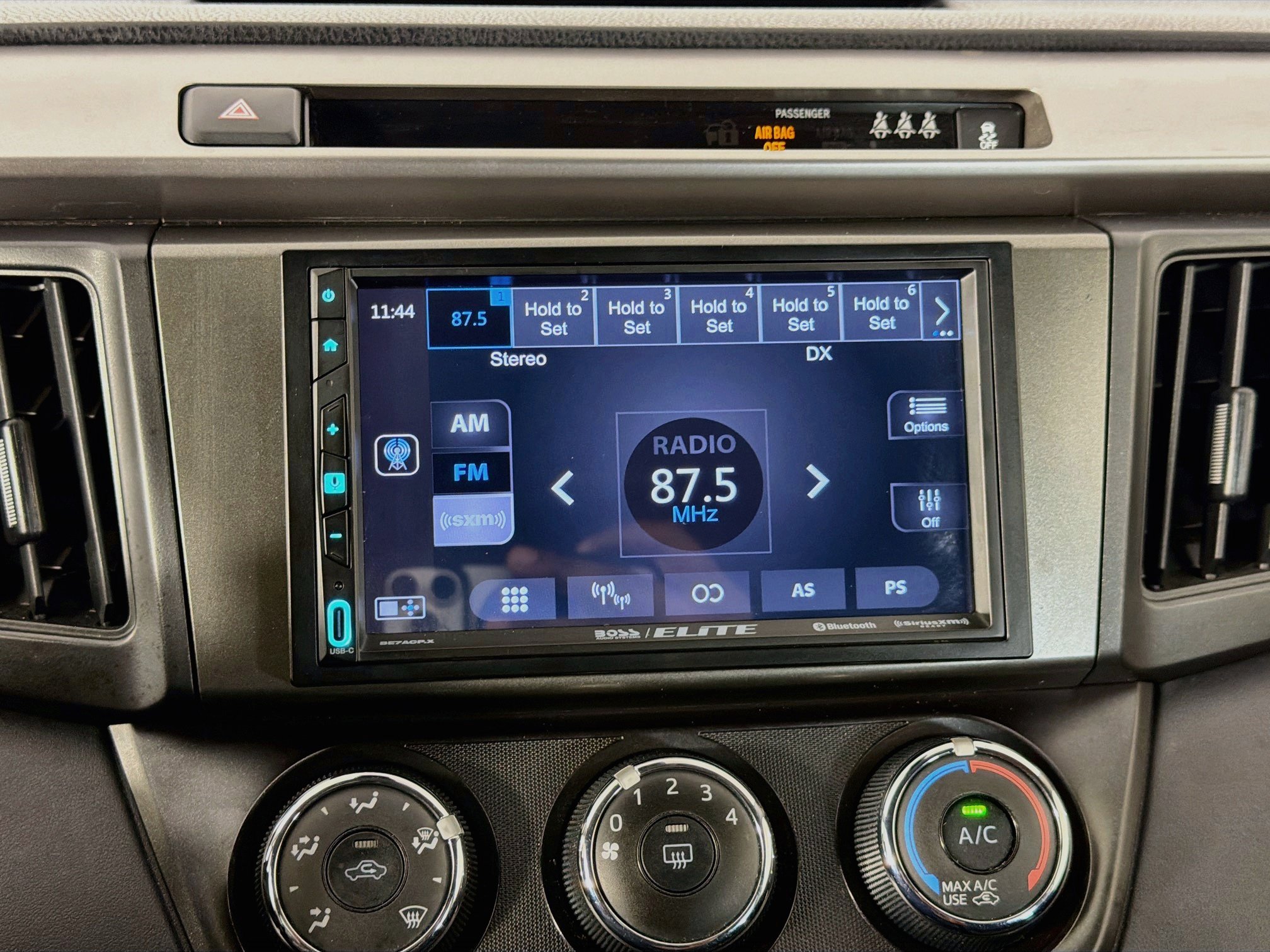 Used 2018 Toyota RAV4 LE w/ All Weather Liner Package FWD image 19