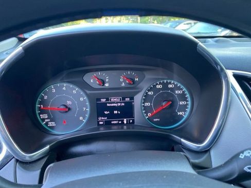 Used 2024 Chevrolet Equinox LS FWD image 11