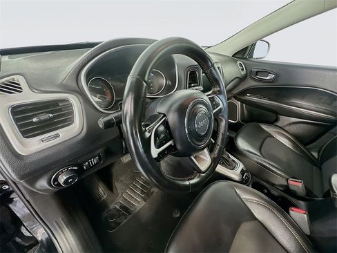 Used 2020 Jeep Compass Latitude image 9