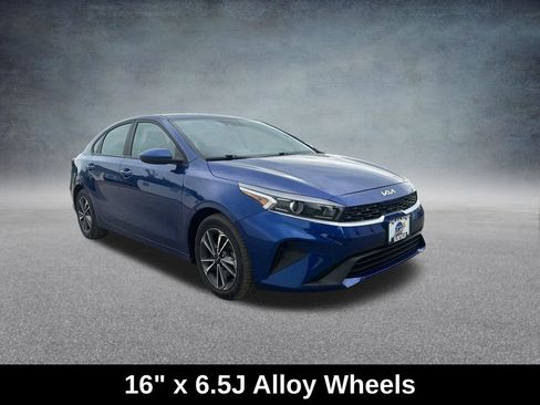 Used 2023 Kia Forte LXS FWD image 12