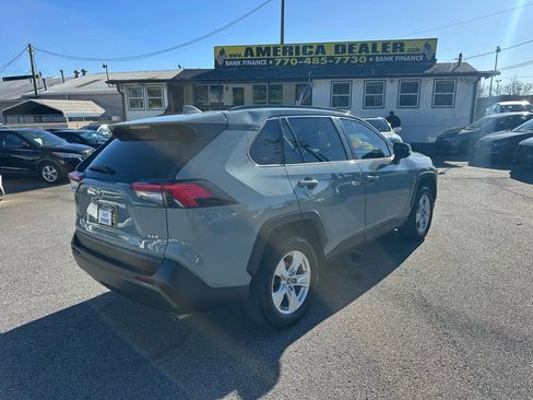 Used 2019 Toyota RAV4 XLE w/ Convenience Package image 8