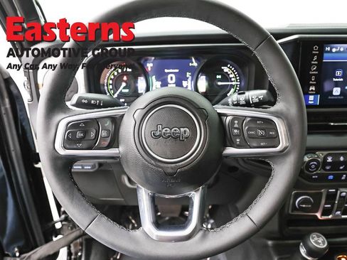 Used 2025 Jeep Wrangler Unlimited Sahara AWD/4WD image 10