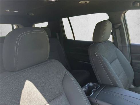 Used 2024 Chevrolet Traverse LT FWD image 21