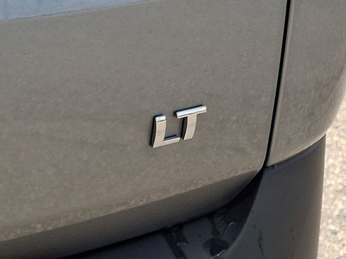 Used 2023 Chevrolet Traverse LT AWD/4WD image 32