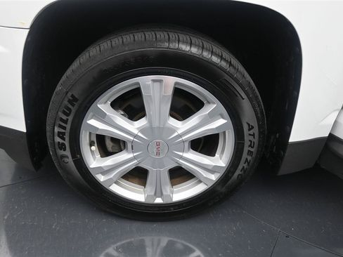 Used 2017 GMC Terrain SLE w/ Driver Alert Package I FWD image 16