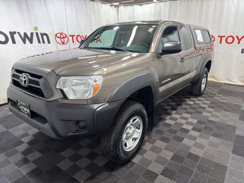 Used 2012 Toyota Tacoma 4x4 Access Cab w/ Convenience Pkg image 3