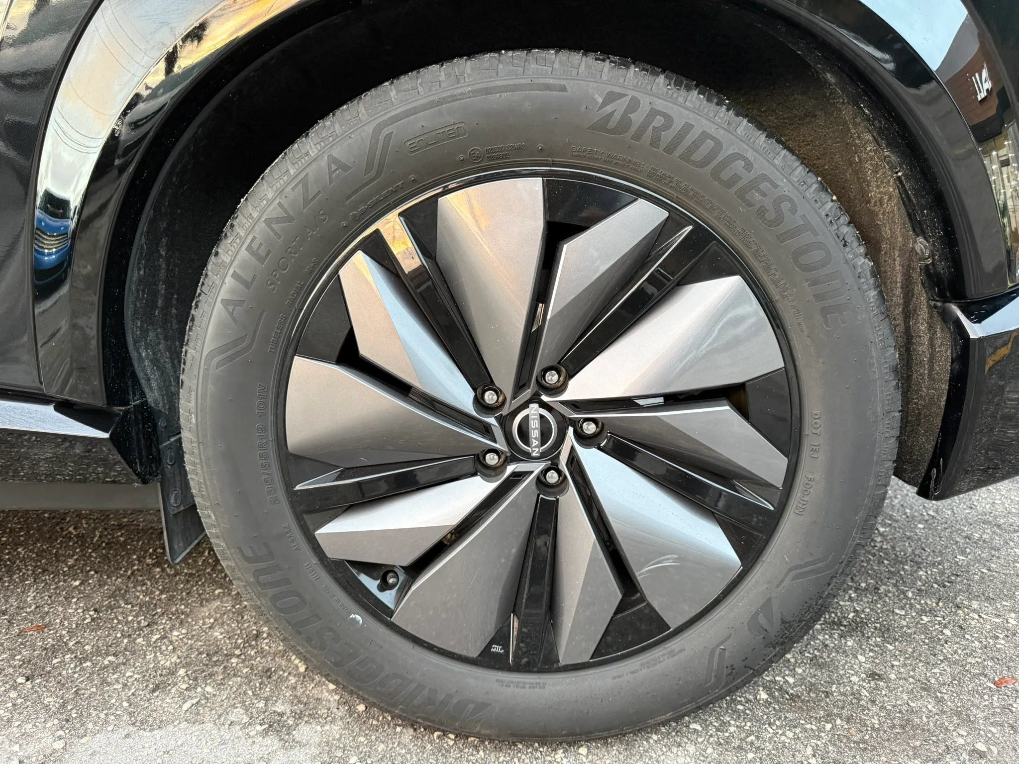 Used 2024 Nissan Ariya FWD image 19