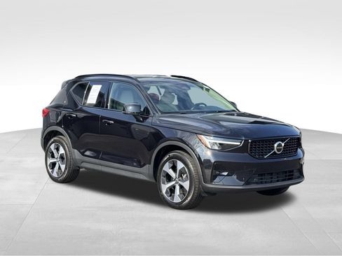 Used 2023 Volvo XC40 B5 Plus w/ Climate Package AWD/4WD image 56