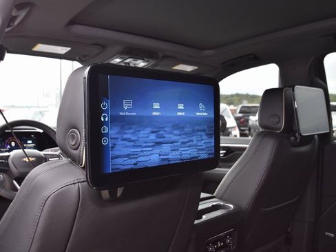 New 2026 Chevrolet Suburban Premier image 13