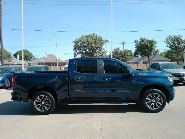 Used 2022 Chevrolet Silverado 1500 RST w/ Z71 Off-Road Package AWD/4WD image 4