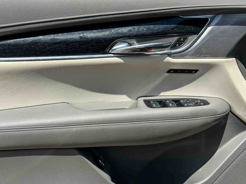 Used 2025 Cadillac XT6 Premium Luxury w/ Technology Package FWD image 16