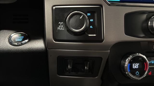 Used 2022 Ford F250 Lariat w/ Black Appearance Package AWD/4WD image 33