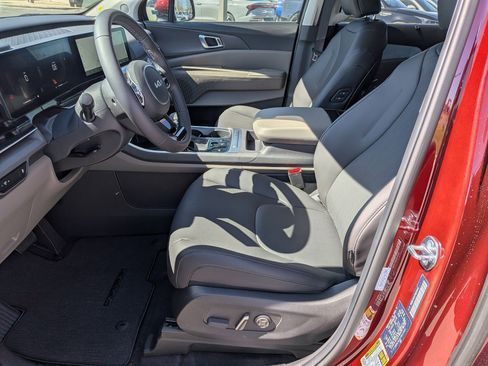 New 2026 Kia Carnival EX image 14