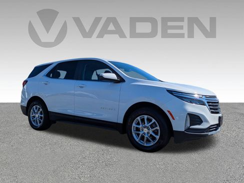 Used 2023 Chevrolet Equinox LT image 3