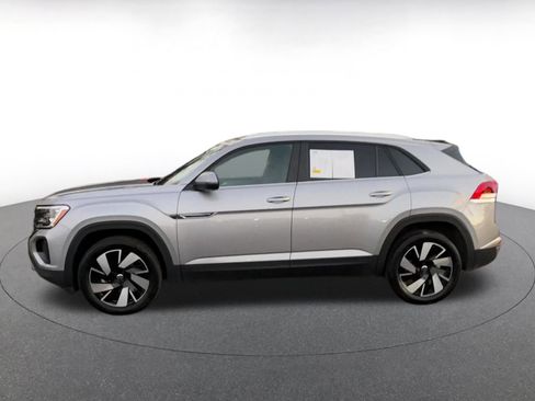 Used 2025 Volkswagen Atlas Cross Sport SE image 8