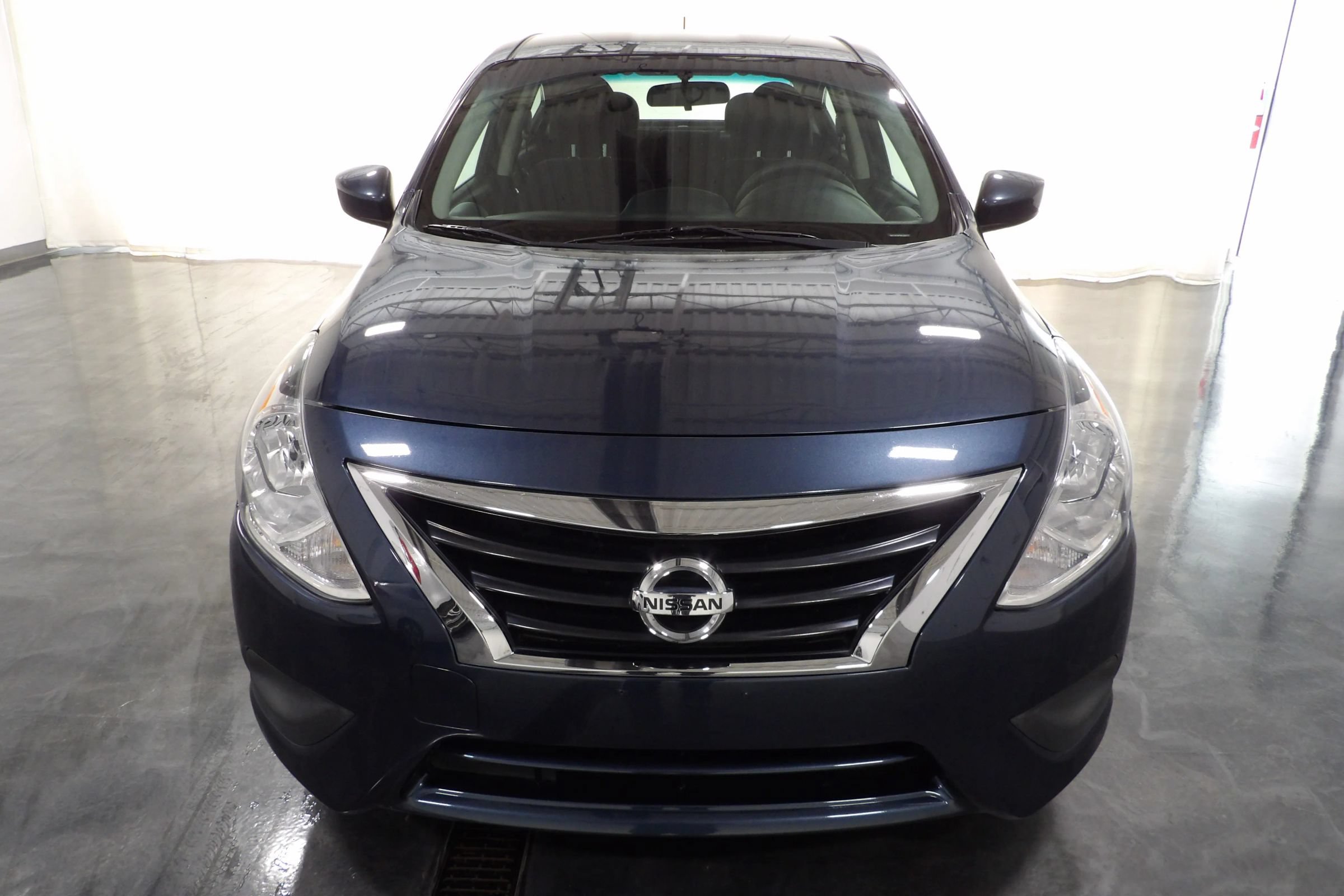 Used 2017 Nissan Versa SV FWD image 2