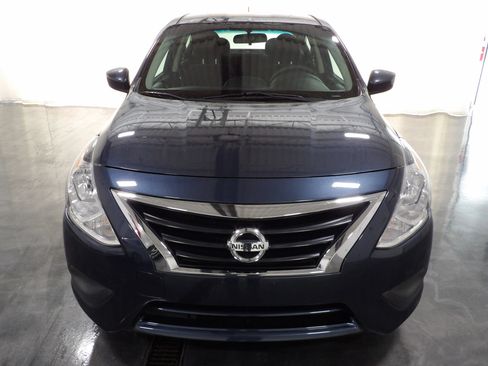 Used 2017 Nissan Versa SV FWD image 2