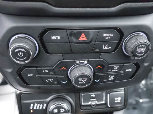 Used 2022 Jeep Renegade Trailhawk w/ Sun/Sound Group image 12