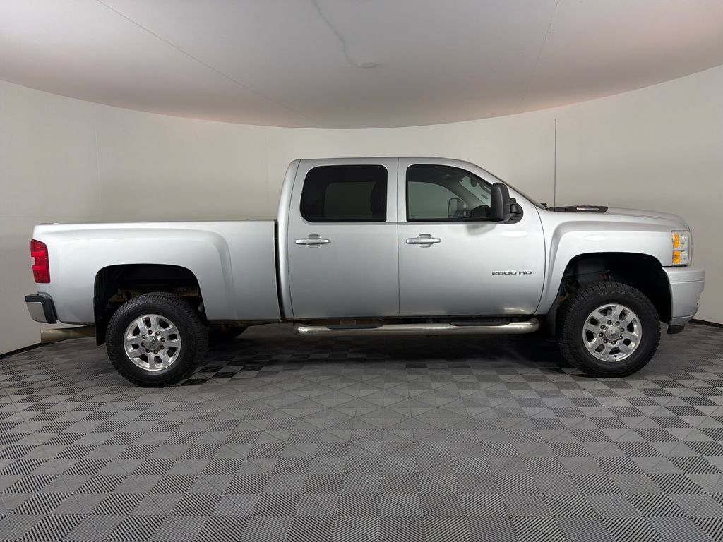 Used 2013 Chevrolet Silverado 2500 LTZ w/ LTZ Plus Package AWD/4WD image 2