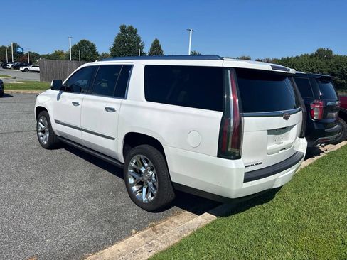 Used 2019 Cadillac Escalade ESV Premium Luxury AWD/4WD image 8