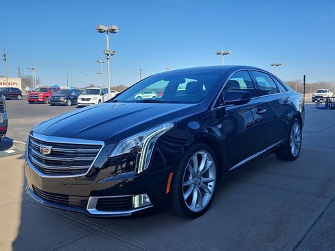 Used 2019 Cadillac XTS Premium Luxury image 2