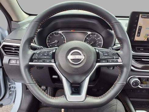 Used 2024 Nissan Altima 2.5 SR w/ SR Premium Package FWD image 16