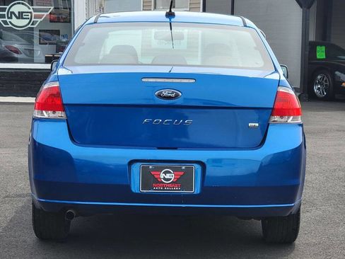 Used 2010 Ford Focus SE FWD image 7