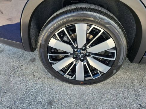 New 2025 Mitsubishi Outlander SE image 5