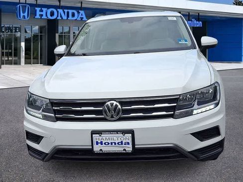 Used 2018 Volkswagen Tiguan SE w/ Panoramic Sunroof Package AWD/4WD image 3