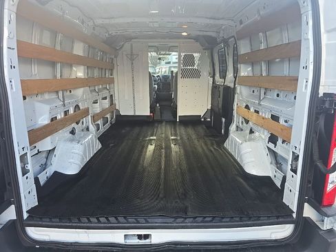 Used 2015 Ford Transit 250 130 Low Roof w/ Exterior Upgrade Package image 21