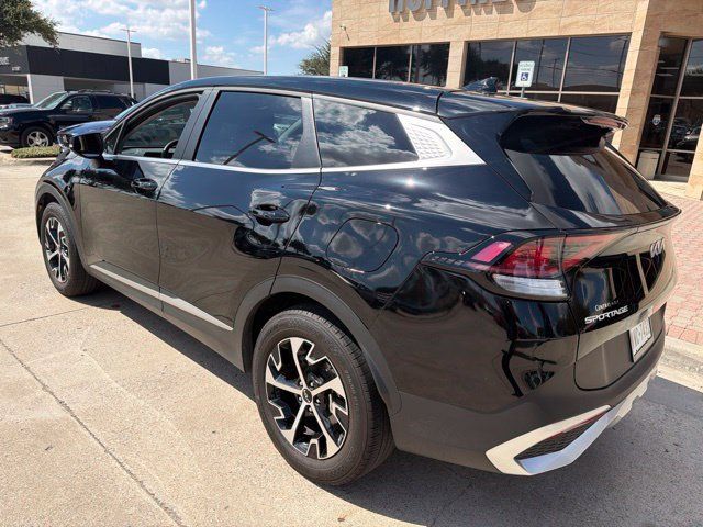 Certified 2025 Kia Sportage EX FWD image 6