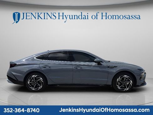 New 2026 Hyundai Sonata SEL FWD image 2