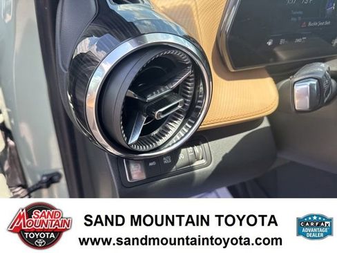 Used 2026 Chevrolet Equinox ACTIV w/ Convenience Package III AWD/4WD image 15