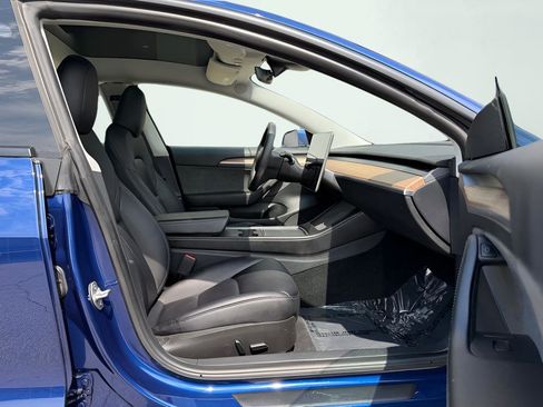 Used 2023 Tesla Model 3 Standard Range image 31