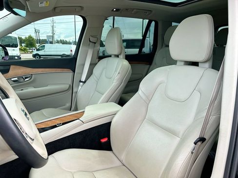 Used 2022 Volvo XC90 T6 Momentum w/ Advanced Package AWD/4WD image 8